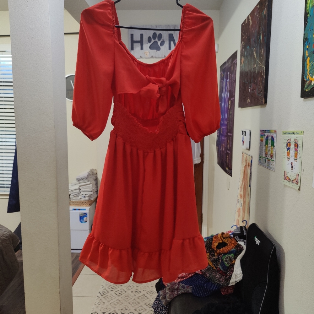 Red Lantern tie back mini ish dress ♥️ with cute puffy sleeves 👗 🥻 ❤️ 💙 💜 - Picture 4 of 6